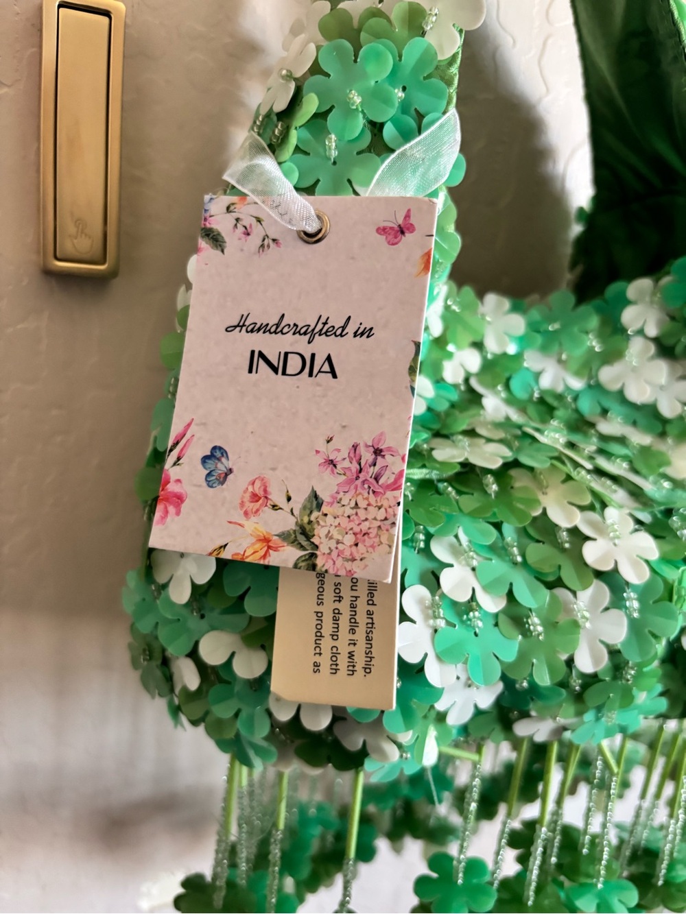 NWT Handcrafted Green Floral Sequin Bag w/ dangling fringe- Mint, Green & White - Picture 3 of 5